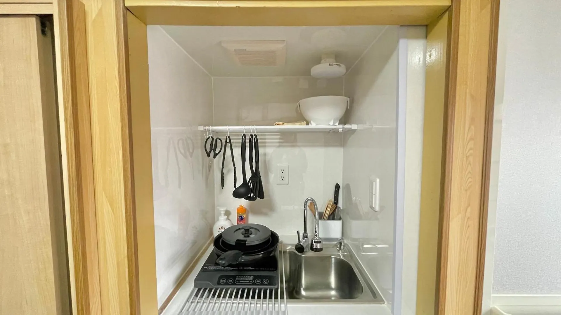 Apartment Ferienwohnung 新高原寺徒步4分钟新装修高速wi-Fi网络电视 Präfektur Tokio Japan